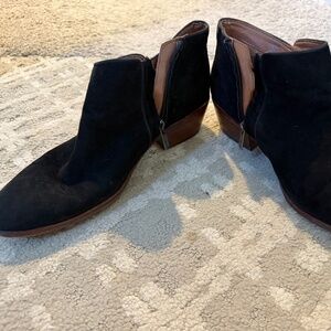 Sam Edelman Black Suede Bootie Size 9